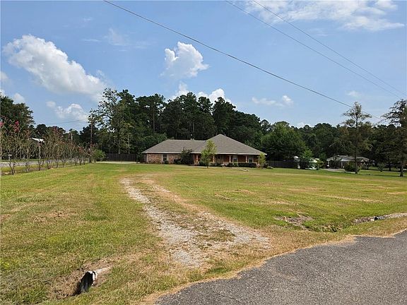 3rd image of 109 Belle Trace Rd