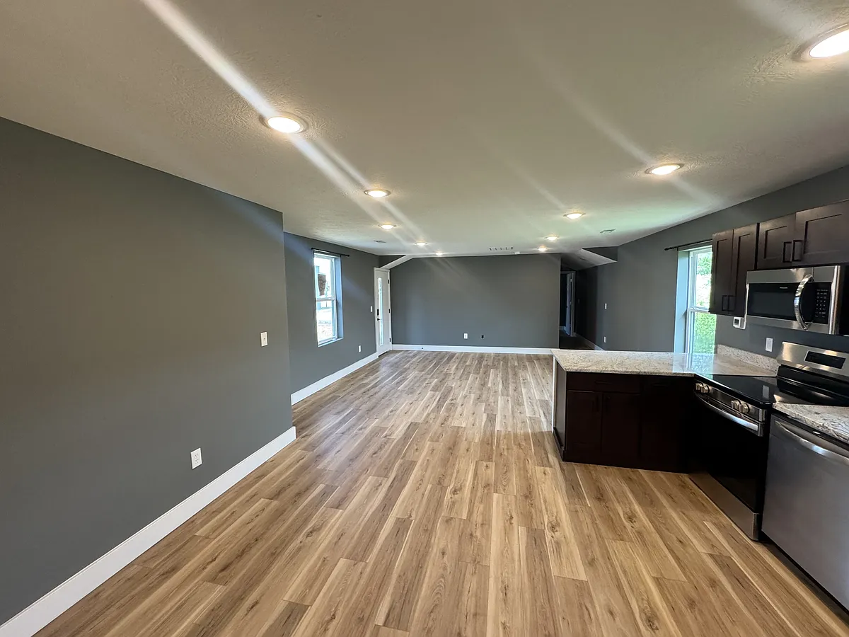 Building Photo - 1349 S B St #4