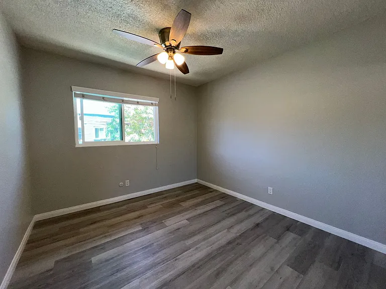 915 S Mesa St — Photo 4