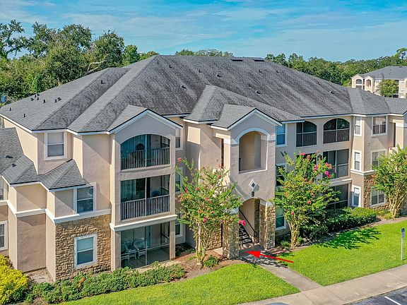 2nd image of 940 Village Trl Unit 9-102