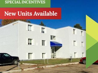 28 Garden Cres, Saint Albert, AB T8N 0W9