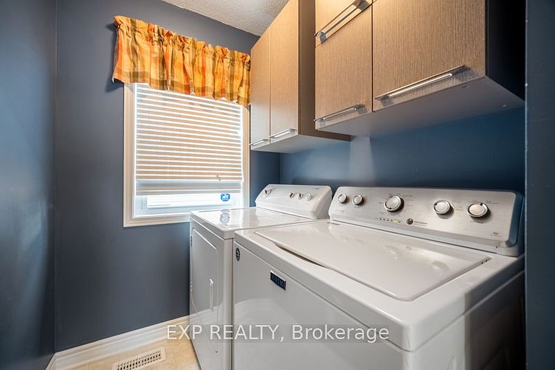 Ottawa House for rent - 4 Bedrooms — photo 17