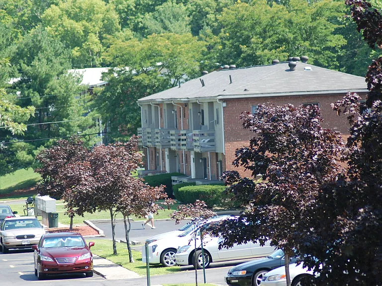 4 Southside Ave — Photo 5