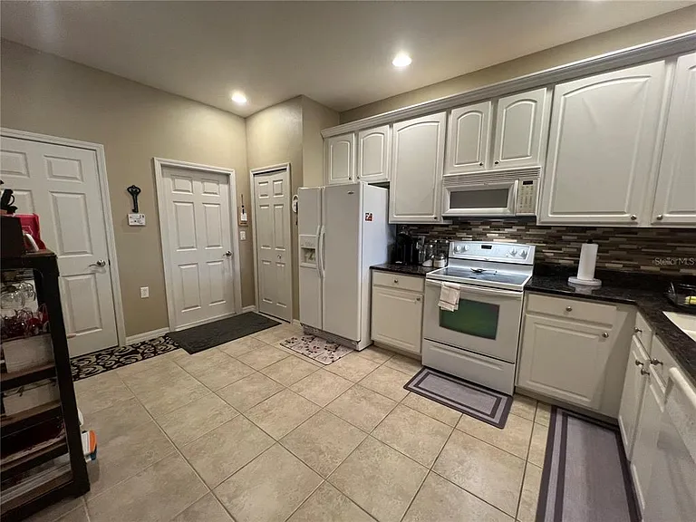 2522 Oswego Dr — Photo 7