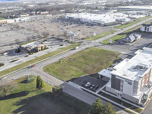 4th image of 5595 Renner Rd