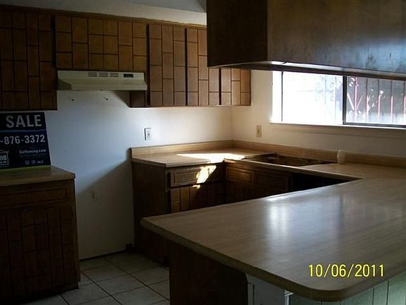 4th image of 2112 Ocean Side Dr