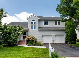 13 Simonson Ln, Hillsborough, NJ 08844