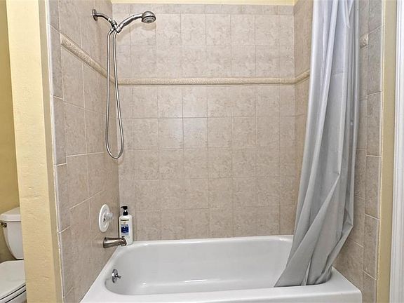 5th image of 1379 Tadsworth Ter