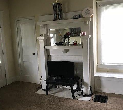 2nd image of 3563 Vista Ave #1