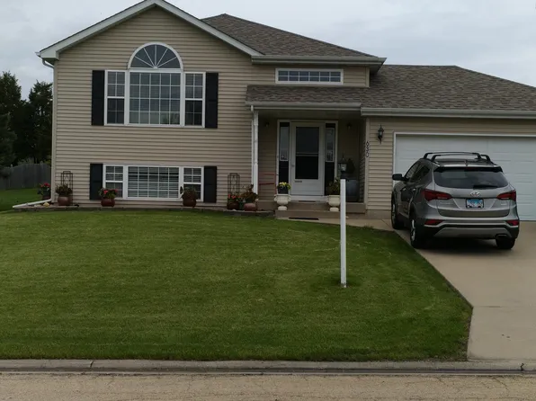 630 8th St, Marseilles, IL 61341