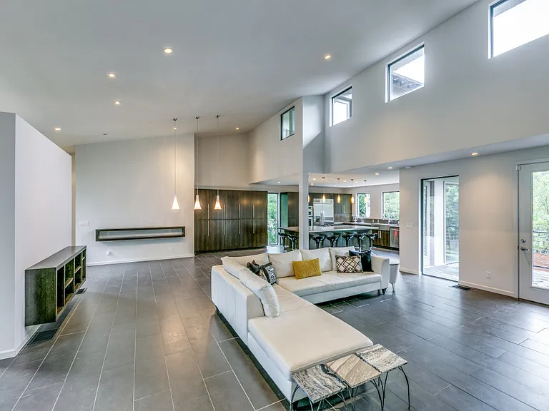 919 Knott Pl — Photo 20