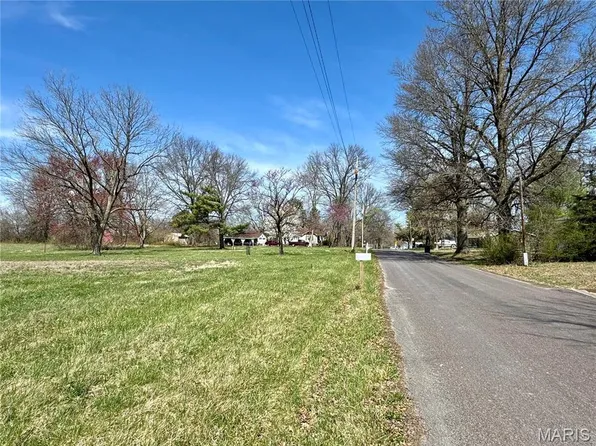 109 S Mortimer St, New Florence, MO 63363