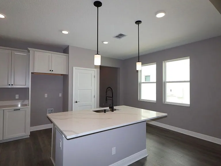 1654 Suttonset Trl — Photo 4