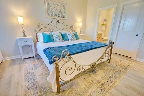 Master Bedroom towards bath