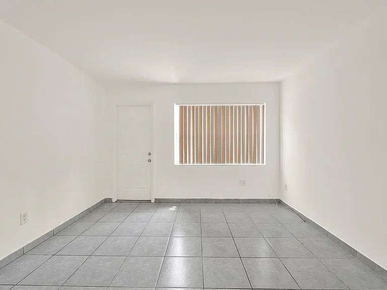 340 Madeira Ave #3 — Photo 3