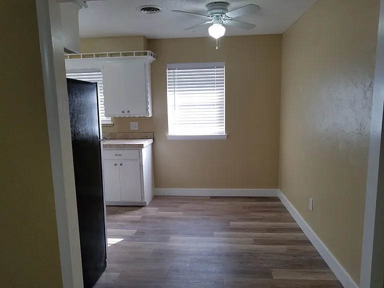 301 N University Dr #9 — Photo 17