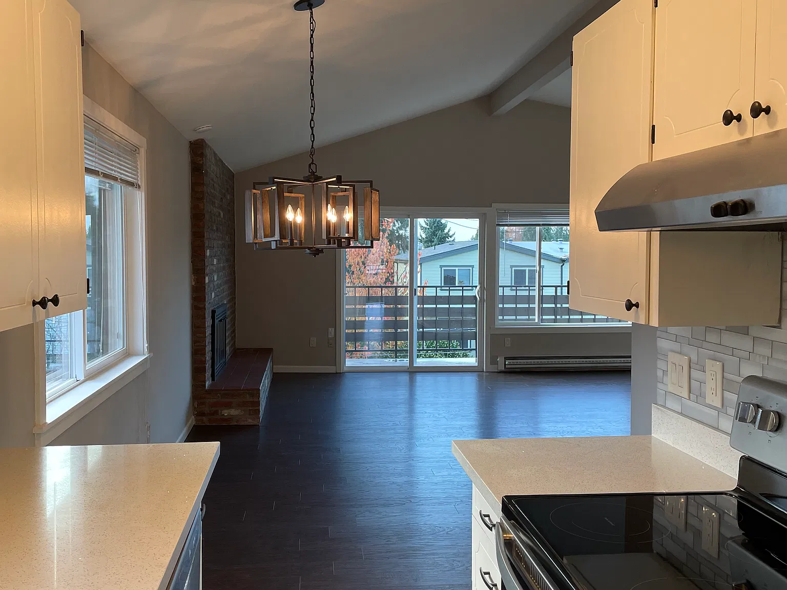 15420 9th Ave SW — Photo 1