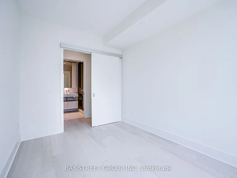 11 Yorkville Ave #2312 — Photo 36