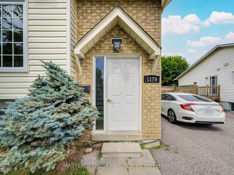 1179 Simcoe St S #2