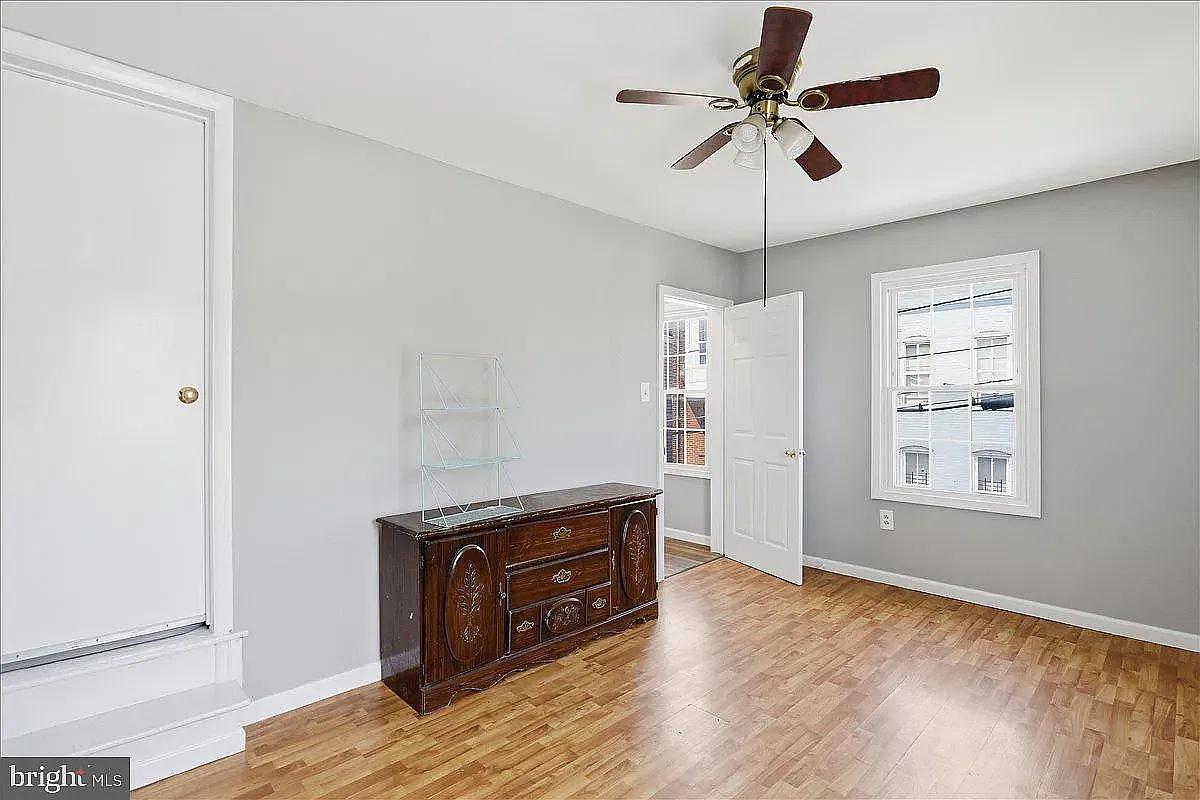 12 Madison Ave — Photo 4