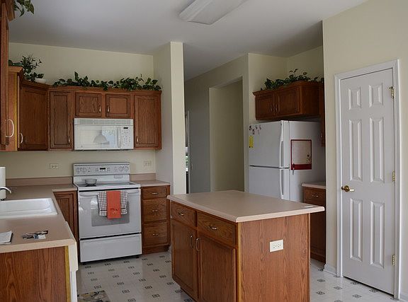 3rd image of 12774 Cold Springs Dr