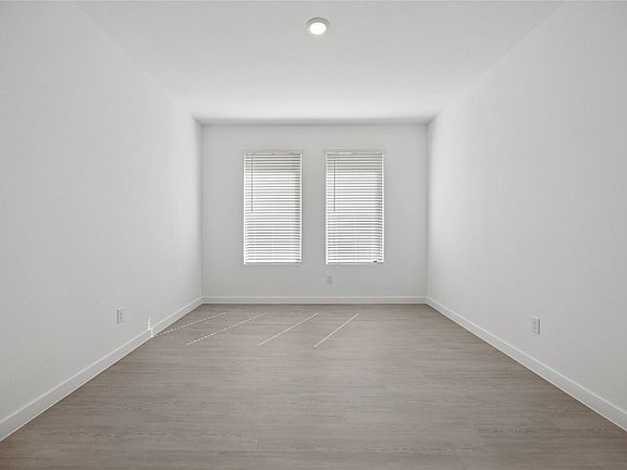 5th image of 10013 Warlander Dr