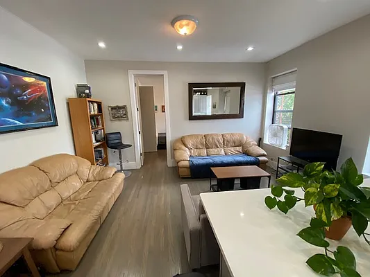 Rented by Mdays Realty | media 20