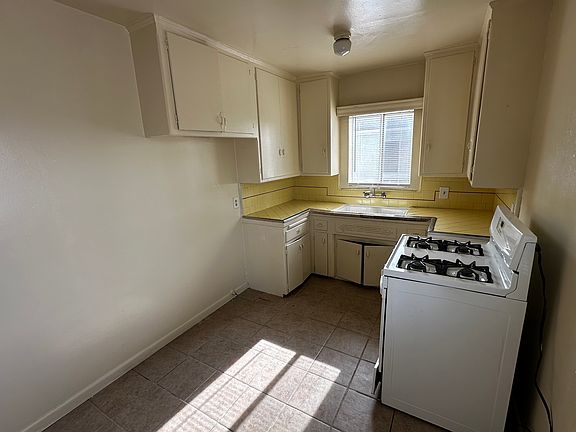 3rd image of 9332 Crenshaw Blvd APT 1