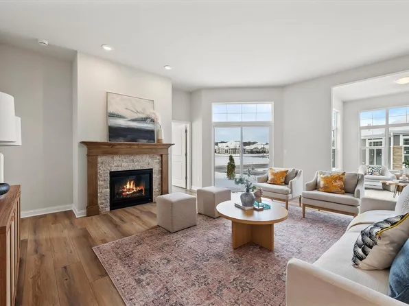 880 South Verona CIRCLE #27, Grafton, WI 53024