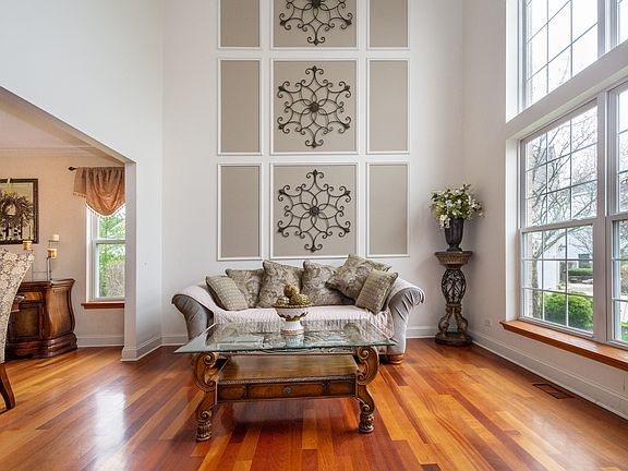 3rd image of 1677 Club Lake Ct