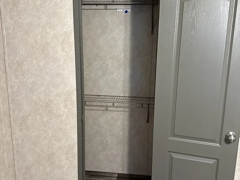 894 FM 1395 — Photo 10