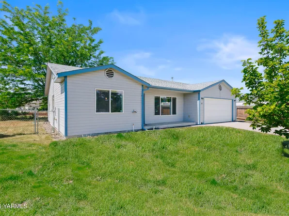 408 S 90th Ave, Yakima, WA 98908
