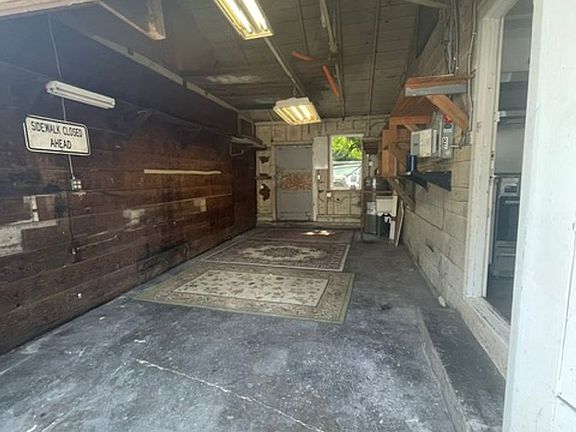 2nd image of 13040-13048 SW Grant St