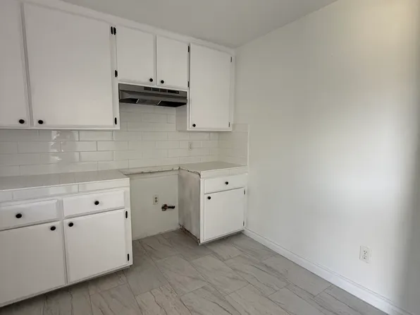 519 Monterey St #B, Bakersfield, CA 93305