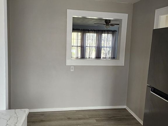 5th image of 601 Colvin Ave #611-14