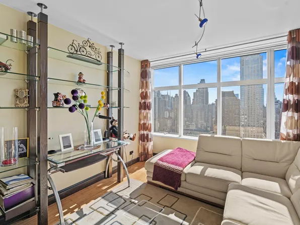 160 West 66th Street image 10 of 13