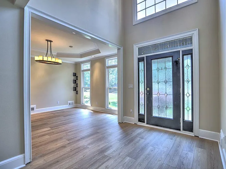 3237 Waldwick Way SE — Photo 2