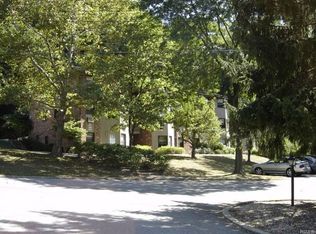 55 Charter Cir APT D1, Ossining, NY 10562