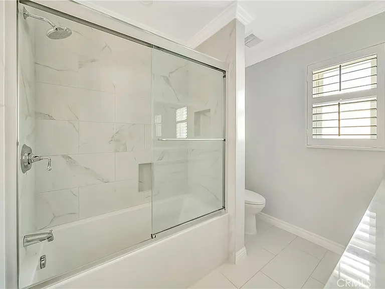 22907 Leonora Dr — Photo 24