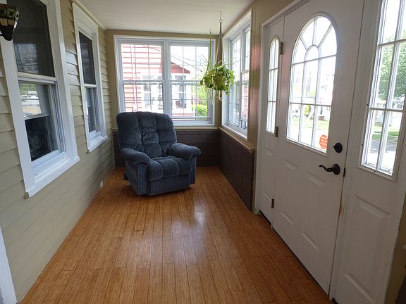 4th image of 103 Brookdale Ave