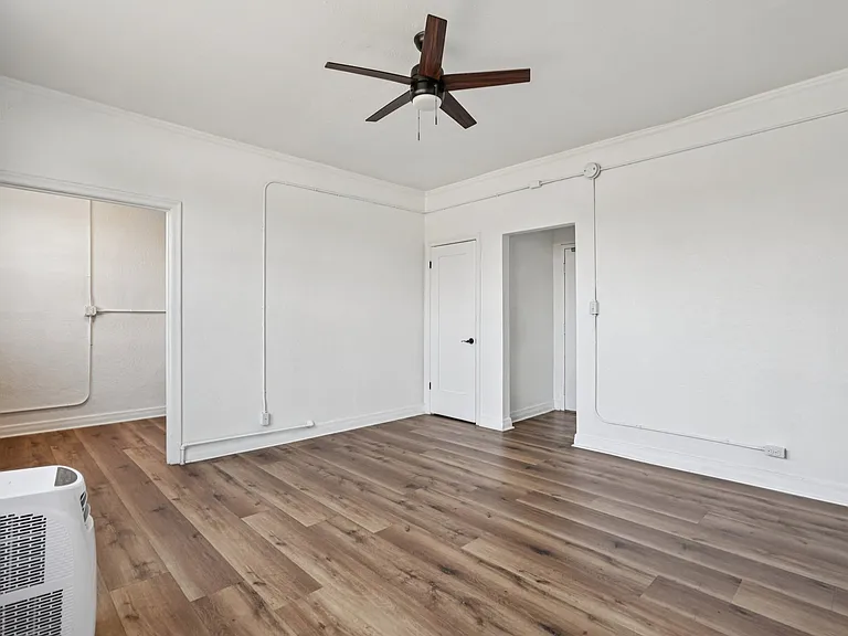5870 Franklin ave — Photo 17