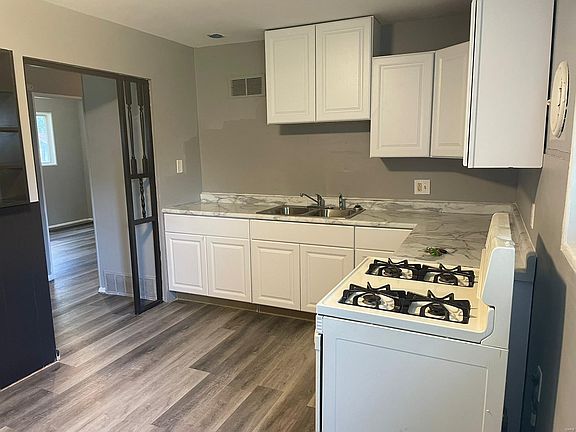 4th image of 3421 Elmhurst Dr