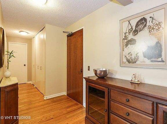 3rd image of 440 N McClurg Ct APT 313-S