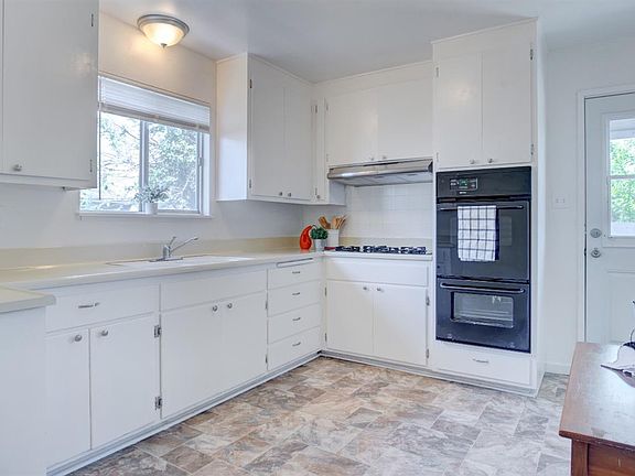 3rd image of 1814 Carolina Street