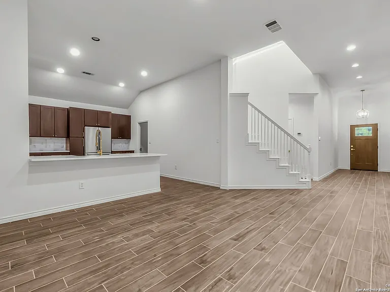 111 Westwood Way — Photo 9
