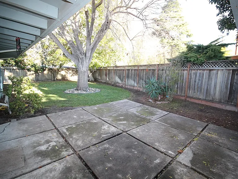 2348 Craig Ct — Photo 1
