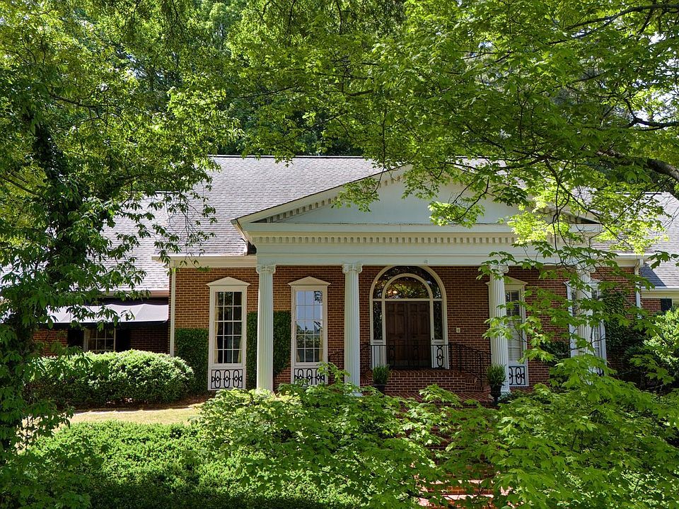 1st image of 15 Lenox Cir SE