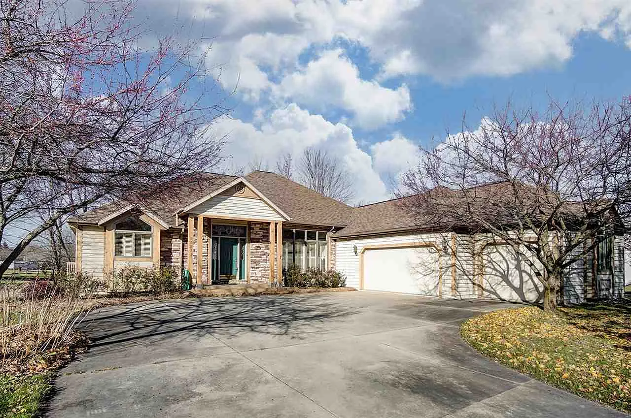 2327 S Clover Ln photo 1