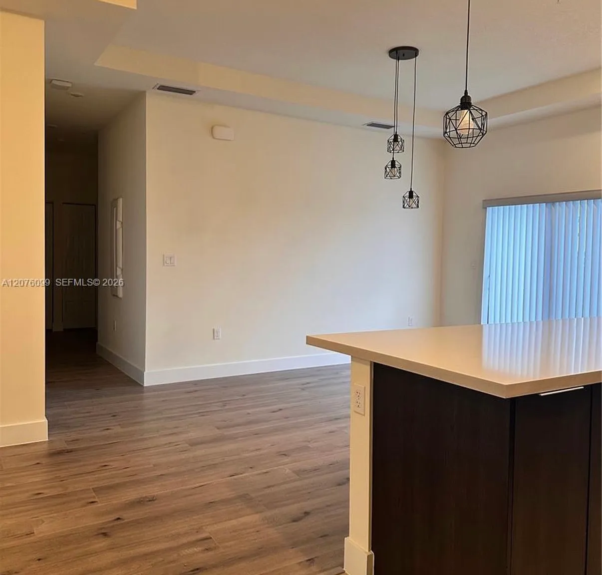 3 bed, 1347 sqft, $3,200 — Photo 4