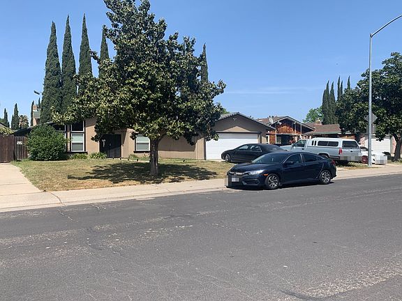 3rd image of 2357 Shropshire Dr